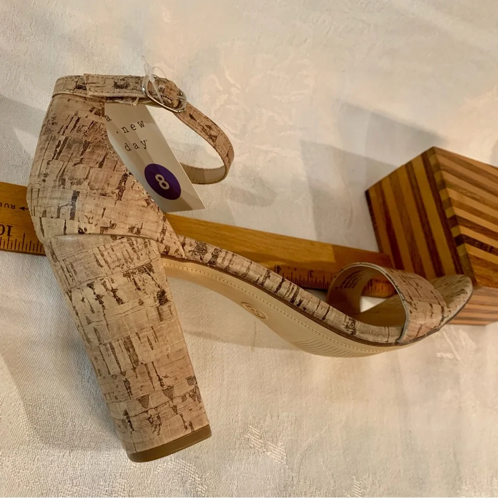 Sexy Ankle Strap 3.75” High Block Heel Open Toe Sandals Faux Cork Design Size 8 - Picture 10 of 15